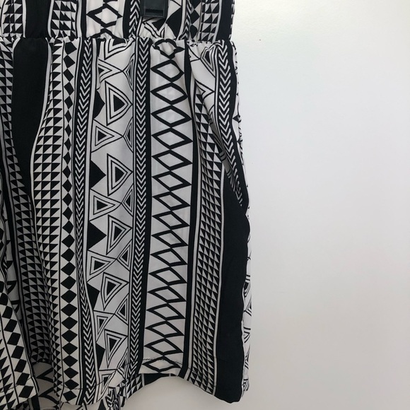 FLOWY SHORTS (Aztec Print) - Picture 2 of 3